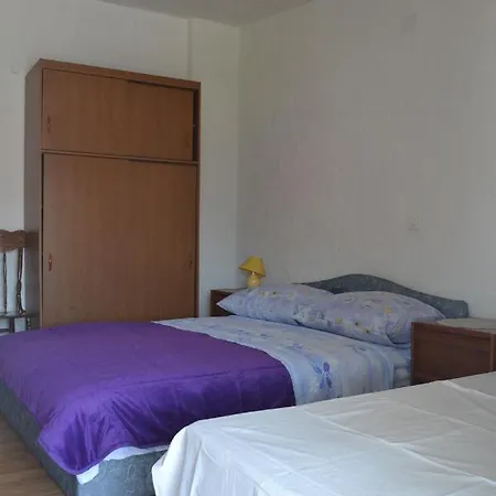 386 Ruza I Josip Piculjan Apartment *