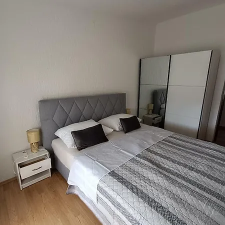 386 Ruza I Josip Piculjan Apartment